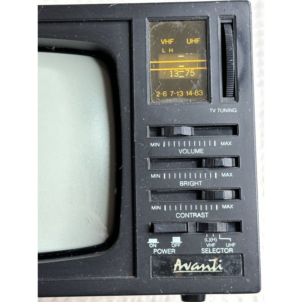 Avanti Portable Retro Analog TV VHF/UHF Tuning Handle Model TV-52W 90s B&W WORKS - Picture 3 of 16